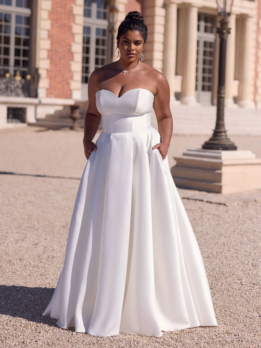 Bianco Evento Plus Size Brautkleid Daria, Vorderansicht