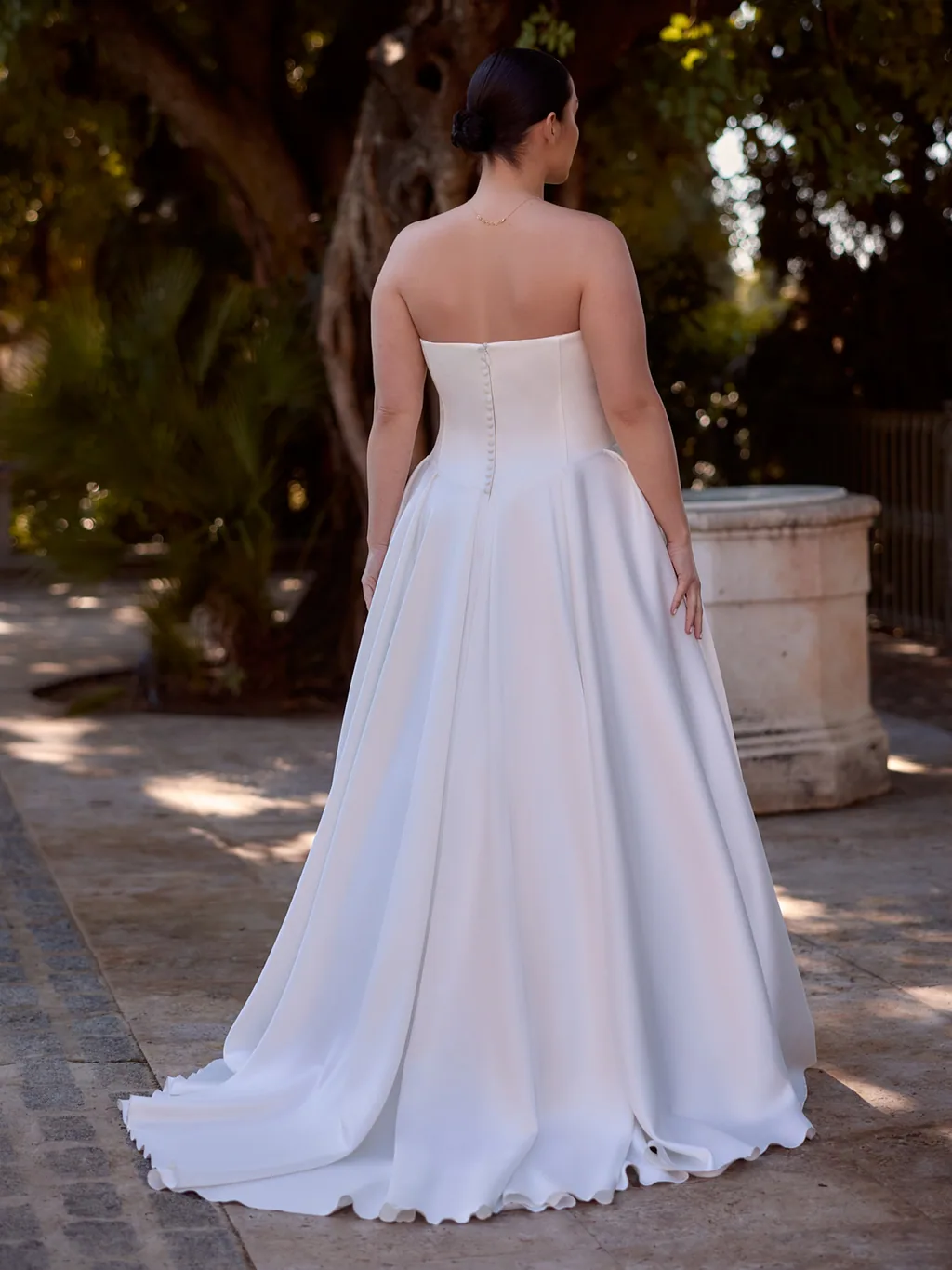 Bianco Evento Plus Size 2027 Brautkleid Edina, Rückansicht