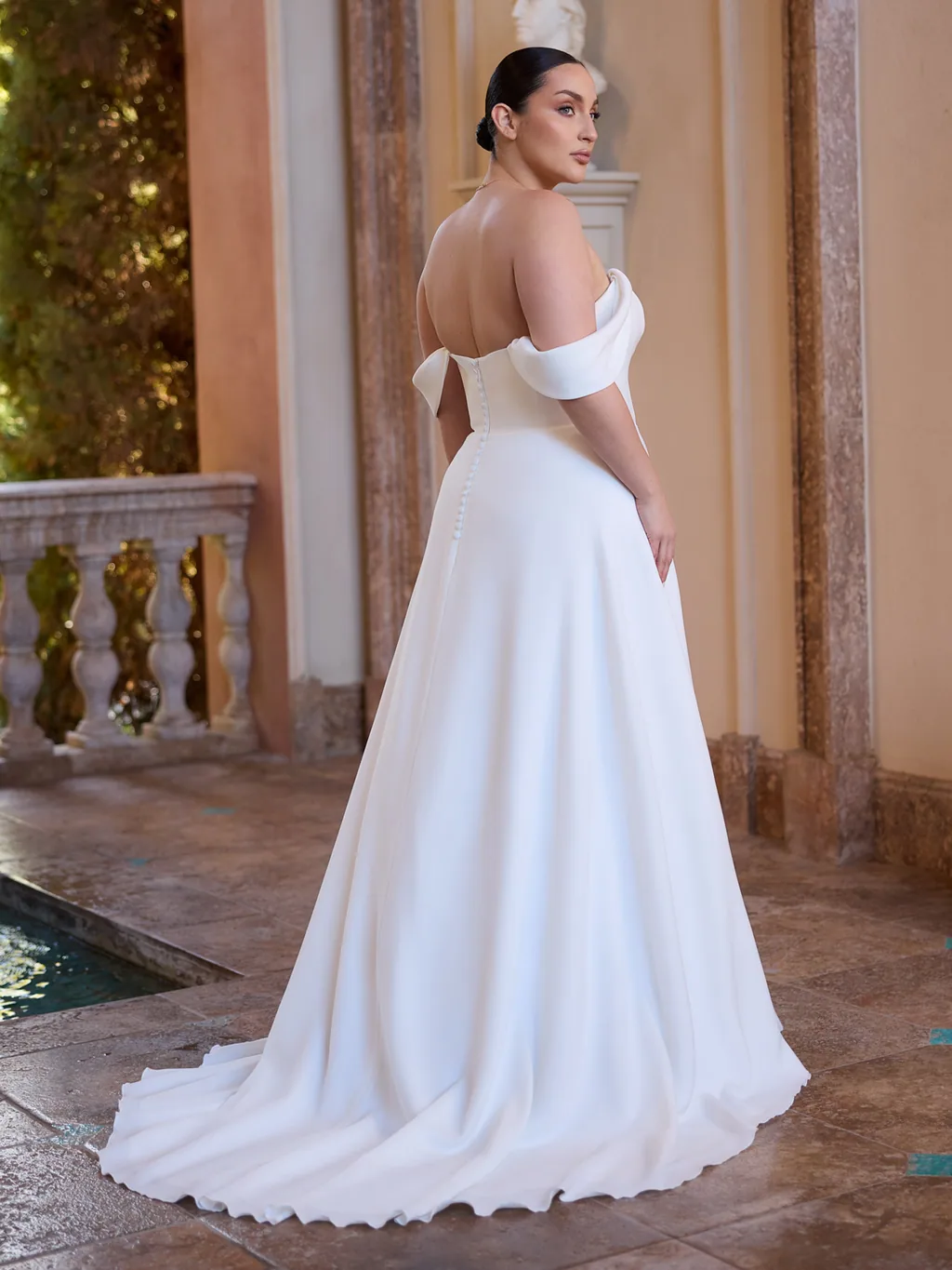 Bianco Evento Plus Size 2027 Brautkleid Marcella, Rückansicht